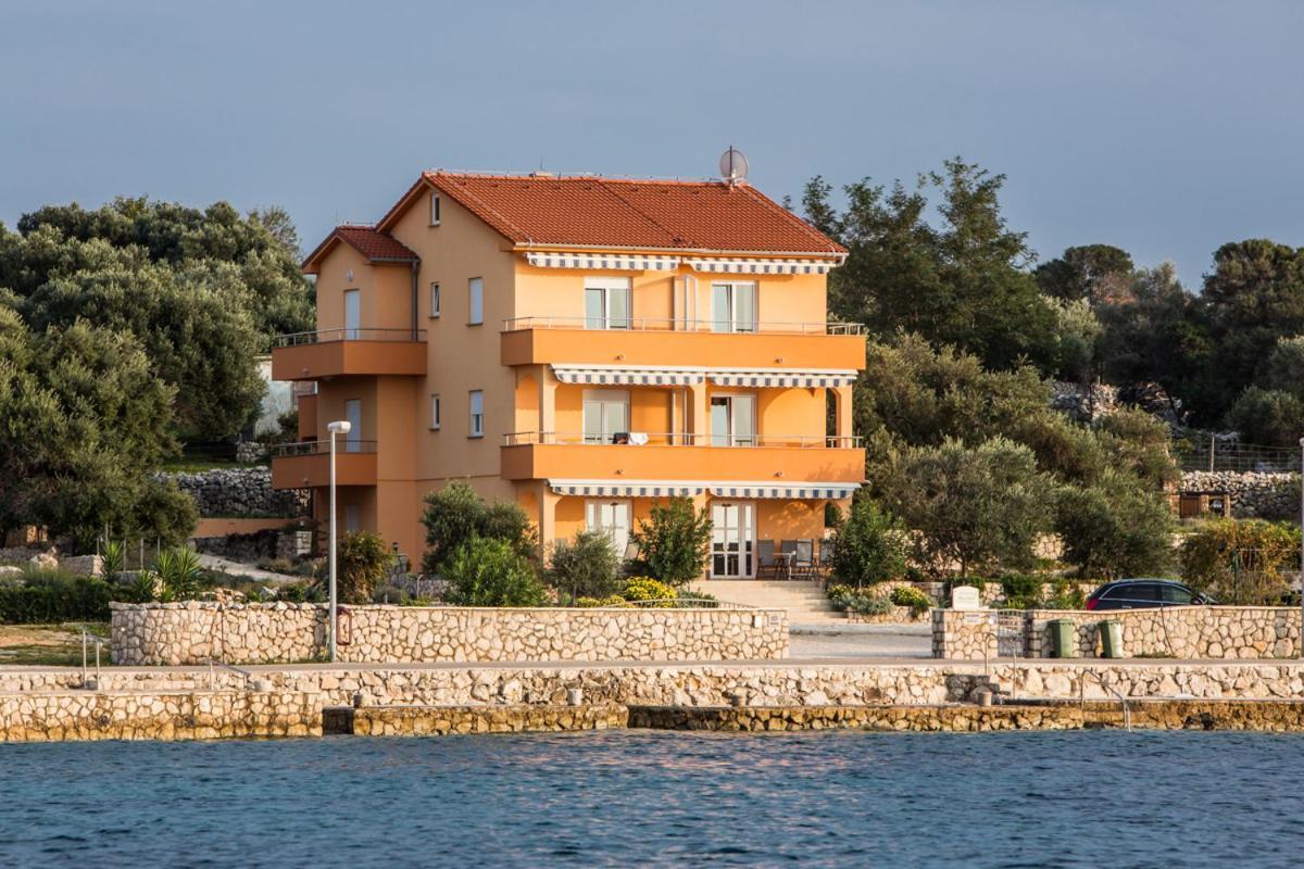 Apartmani Maslina ルン エクステリア 写真