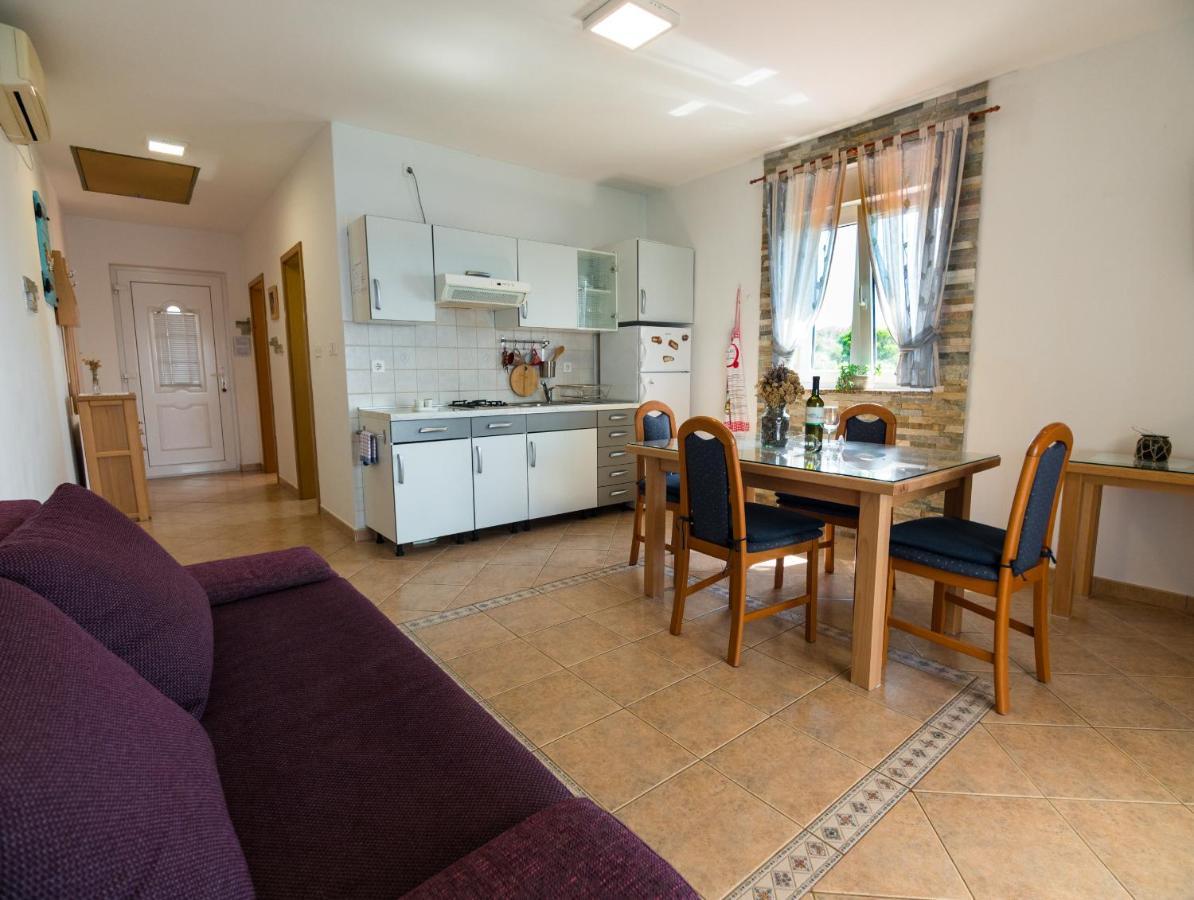 Apartmani Maslina ルン エクステリア 写真